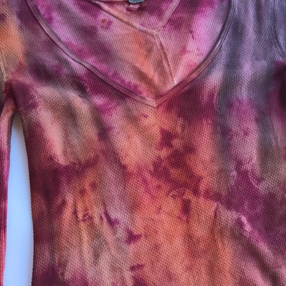 Free People We the Free Tie Dyed waffle Thermal with Embroidered Sleeves Size L - Picture 7 of 8
